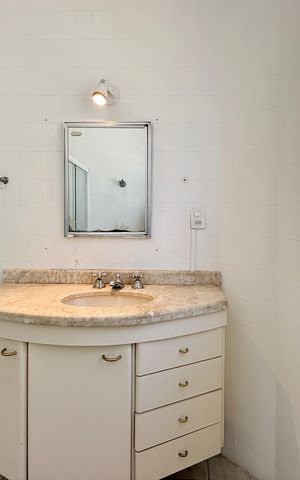 Casa para alugar com 150m², 2 quartos e 2 vagas Casa para alugar com 150m², 2 quartos e 2 vagasBanheiro