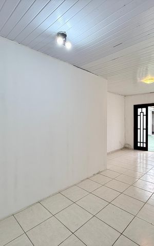 Casa para alugar com 150m², 2 quartos e 2 vagas Casa para alugar com 150m², 2 quartos e 2 vagasSalão