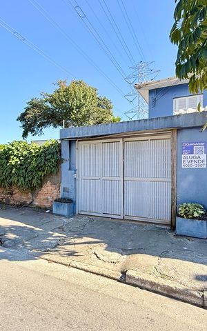 Casa para alugar com 150m², 2 quartos e 2 vagas Casa para alugar com 150m², 2 quartos e 2 vagasFachada