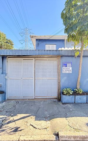 Casa para alugar com 150m², 2 quartos e 2 vagas Casa para alugar com 150m², 2 quartos e 2 vagasFachada