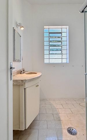 Casa para alugar com 150m², 2 quartos e 2 vagas Casa para alugar com 150m², 2 quartos e 2 vagasBanheiro