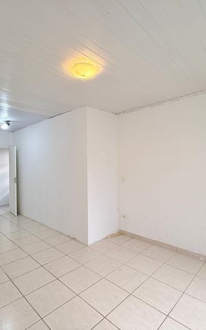 Casa para alugar com 150m², 2 quartos e 2 vagas Casa para alugar com 150m², 2 quartos e 2 vagasSalão