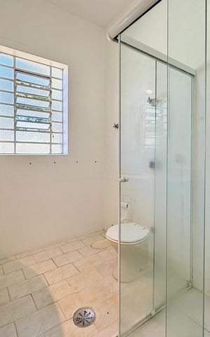 Casa para alugar com 150m², 2 quartos e 2 vagas Casa para alugar com 150m², 2 quartos e 2 vagasBanheiro