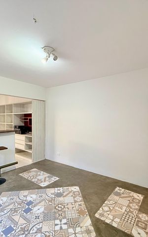 Casa para alugar com 150m², 2 quartos e 2 vagas Casa para alugar com 150m², 2 quartos e 2 vagasCopa