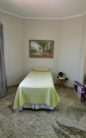 Casa à venda com 330m², 4 quartos e 3 vagasQuarto 1 - Suíte