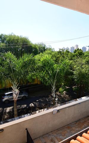 Casa à venda com 330m², 4 quartos e 3 vagasQuarto 2 - Sacada Vista