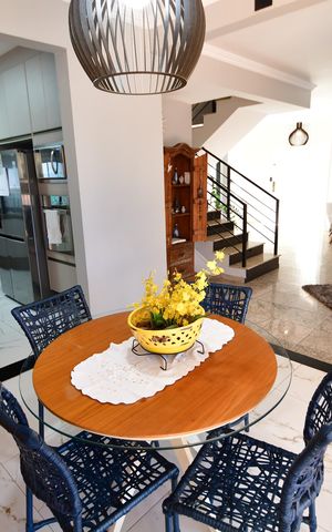 Casa à venda com 330m², 4 quartos e 3 vagasSala