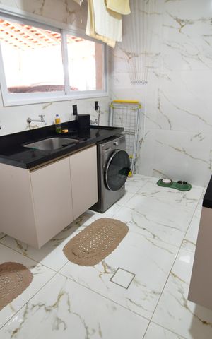 Casa à venda com 330m², 4 quartos e 3 vagasÁrea de Serviço