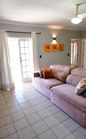 Casa à venda com 330m², 4 quartos e 3 vagasSala de TV