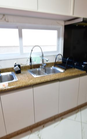 Casa à venda com 330m², 4 quartos e 3 vagasCozinha