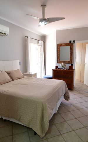 Casa à venda com 330m², 4 quartos e 3 vagasQuarto 4 - Suíte