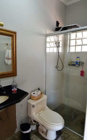 Casa à venda com 330m², 4 quartos e 3 vagasBanheiro Suíte