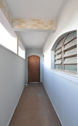 Casa para alugar com 237m², 4 quartos e 7 vagasHall