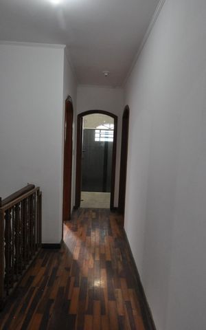 Casa para alugar com 237m², 4 quartos e 7 vagasHall
