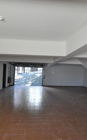 Casa para alugar com 237m², 4 quartos e 7 vagasGaragem