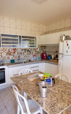 Casa à venda com 400m², 7 quartos e 5 vagasCozinha