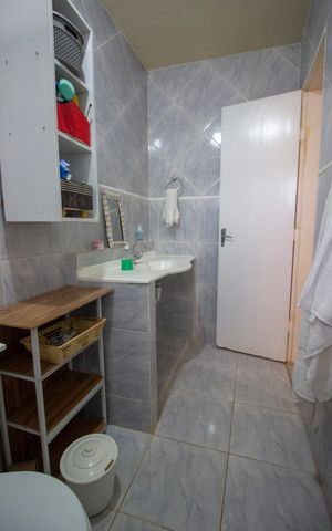 Casa à venda com 400m², 7 quartos e 5 vagasBanheiro da suíte 2