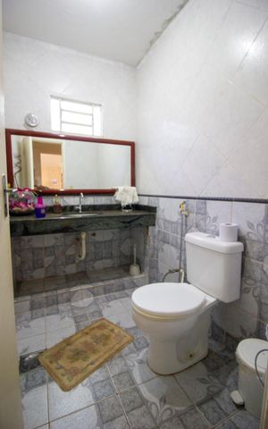 Casa à venda com 400m², 7 quartos e 5 vagasBanheiro da suíte 