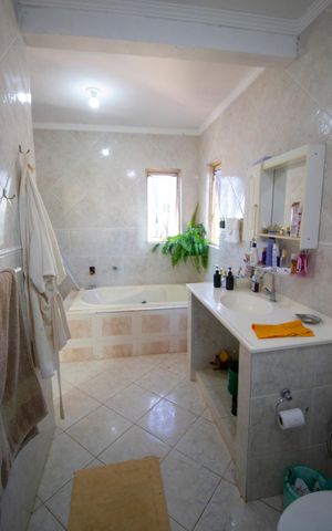 Casa à venda com 400m², 7 quartos e 5 vagasBanheiro social 4
