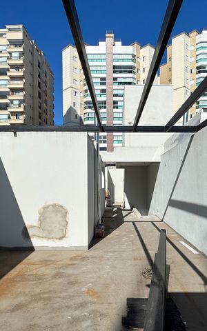 Apartamento à venda com 138m², 2 quartos e 2 vagas Apartamento à venda com 138m², 2 quartos e 2 vagasCobertura