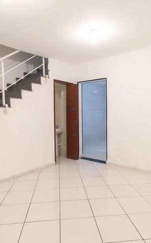 Casa de condomínio à venda com 72m², 2 quartos e 2 vagas Casa de condomínio à venda com 72m², 2 quartos e 2 vagasSala