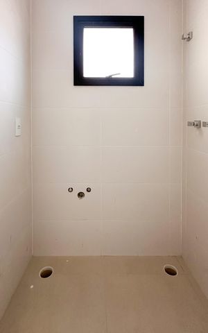 Apartamento à venda com 83m², 2 quartos e 1 vaga Apartamento à venda com 83m², 2 quartos e 1 vagaBanheiro Social