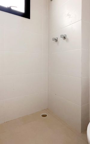 Apartamento à venda com 83m², 2 quartos e 1 vaga Apartamento à venda com 83m², 2 quartos e 1 vagaBanheiro Social