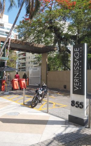 Apartamento à venda com 128m², 3 quartos e 2 vagasFachada