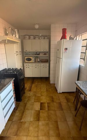 Casa para alugar com 230m², 4 quartos e 4 vagas Casa para alugar com 230m², 4 quartos e 4 vagasCozinha