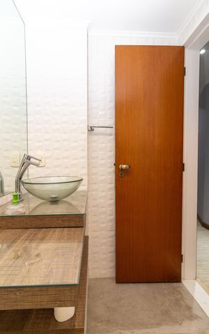 Apartamento para alugar com 244m², 4 quartos e 1 vaga Apartamento para alugar com 244m², 4 quartos e 1 vagaBanheiro Social