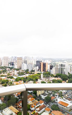 Apartamento à venda com 119m², 2 quartos e 1 vaga Apartamento à venda com 119m², 2 quartos e 1 vagaVaranda