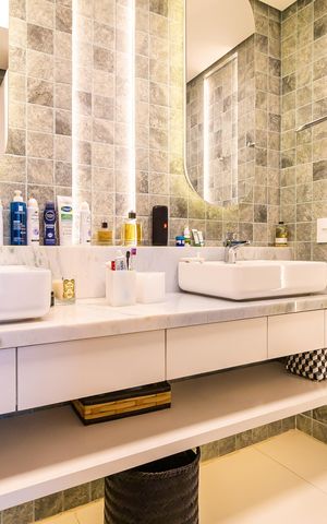 Apartamento à venda com 119m², 2 quartos e 1 vaga Apartamento à venda com 119m², 2 quartos e 1 vagaBanheiro