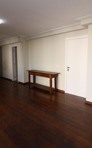 Apartamento para alugar com 117m², 3 quartos e 2 vagasSala