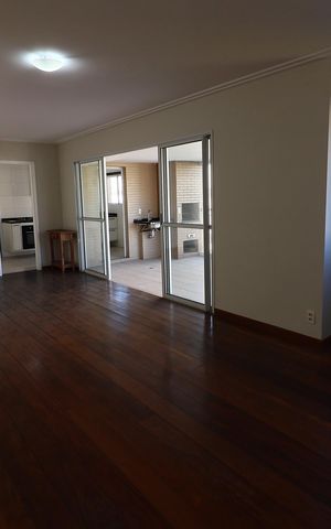 Apartamento para alugar com 117m², 3 quartos e 2 vagasSala