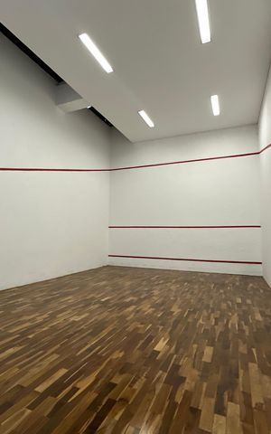 Casa de condomínio para alugar com 654m², 5 quartos e 4 vagas Casa de condomínio para alugar com 654m², 5 quartos e 4 vagasQuadra Esportiva