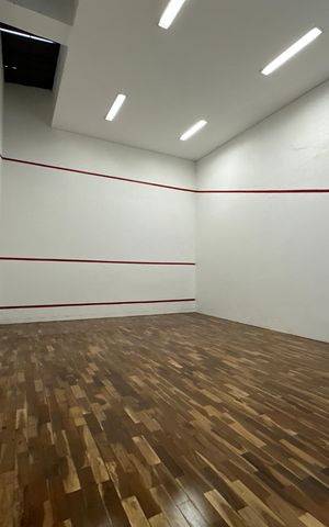 Casa de condomínio para alugar com 654m², 5 quartos e 4 vagas Casa de condomínio para alugar com 654m², 5 quartos e 4 vagasQuadra Esportiva