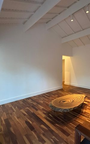 Casa de condomínio para alugar com 654m², 5 quartos e 4 vagas Casa de condomínio para alugar com 654m², 5 quartos e 4 vagasSala íntima