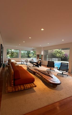 Casa de condomínio para alugar com 654m², 5 quartos e 4 vagas Casa de condomínio para alugar com 654m², 5 quartos e 4 vagasSala