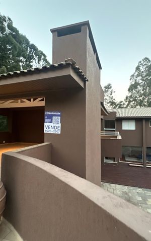 Casa de condomínio para alugar com 654m², 5 quartos e 4 vagas Casa de condomínio para alugar com 654m², 5 quartos e 4 vagasFachada
