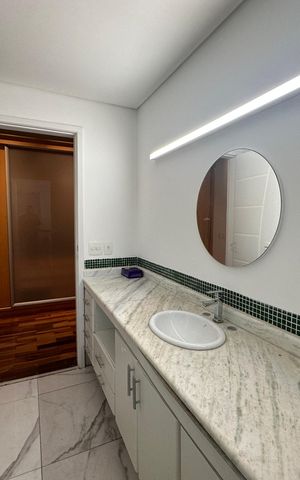 Casa de condomínio para alugar com 654m², 5 quartos e 4 vagas Casa de condomínio para alugar com 654m², 5 quartos e 4 vagasBanheiro da Suíte 5