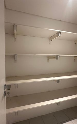 Casa de condomínio para alugar com 654m², 5 quartos e 4 vagas Casa de condomínio para alugar com 654m², 5 quartos e 4 vagasDespensa