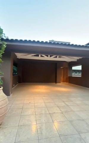 Casa de condomínio para alugar com 654m², 5 quartos e 4 vagas Casa de condomínio para alugar com 654m², 5 quartos e 4 vagasGaragem