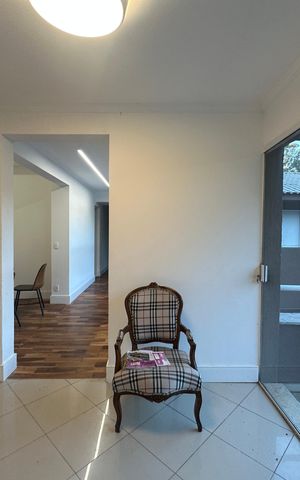 Casa de condomínio para alugar com 654m², 5 quartos e 4 vagas Casa de condomínio para alugar com 654m², 5 quartos e 4 vagasHall de entrada