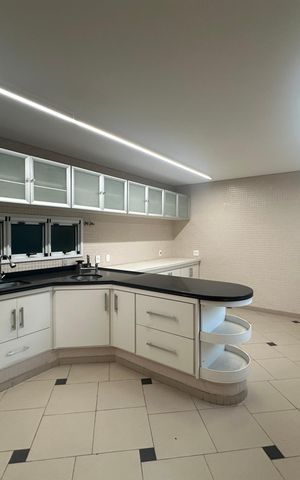 Casa de condomínio para alugar com 654m², 5 quartos e 4 vagas Casa de condomínio para alugar com 654m², 5 quartos e 4 vagasCozinha