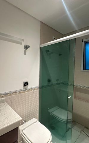 Casa de condomínio para alugar com 654m², 5 quartos e 4 vagas Casa de condomínio para alugar com 654m², 5 quartos e 4 vagasBanheiro da Suíte 3