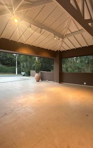 Casa de condomínio para alugar com 654m², 5 quartos e 4 vagas Casa de condomínio para alugar com 654m², 5 quartos e 4 vagasGaragem