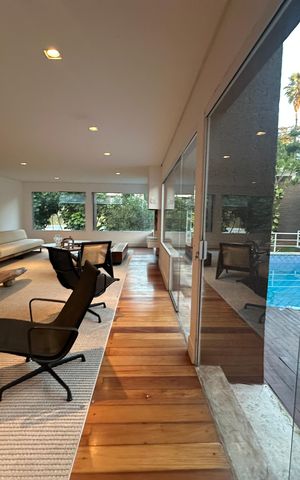 Casa de condomínio para alugar com 654m², 5 quartos e 4 vagas Casa de condomínio para alugar com 654m², 5 quartos e 4 vagasSala