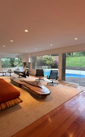 Casa de condomínio para alugar com 654m², 5 quartos e 4 vagas Casa de condomínio para alugar com 654m², 5 quartos e 4 vagasSala