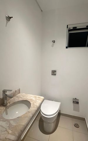 Casa de condomínio para alugar com 654m², 5 quartos e 4 vagas Casa de condomínio para alugar com 654m², 5 quartos e 4 vagasLavabo