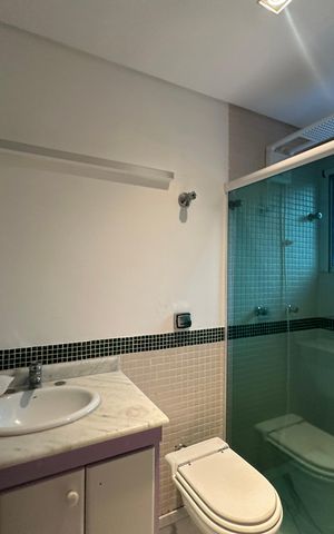 Casa de condomínio para alugar com 654m², 5 quartos e 4 vagas Casa de condomínio para alugar com 654m², 5 quartos e 4 vagasBanheiro da Suíte 4